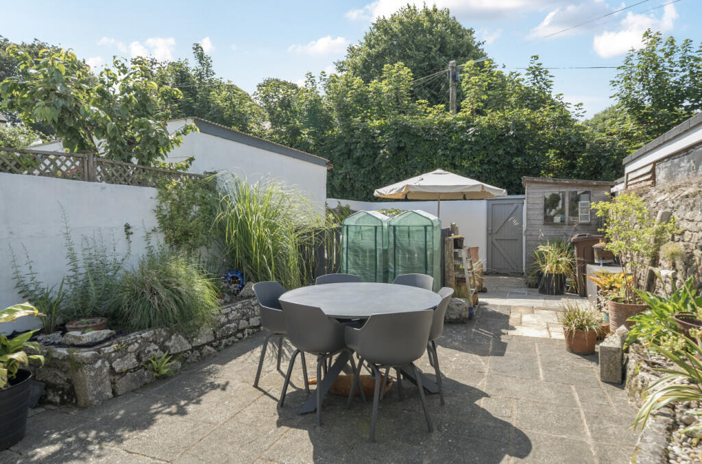 1303500-18-685536...