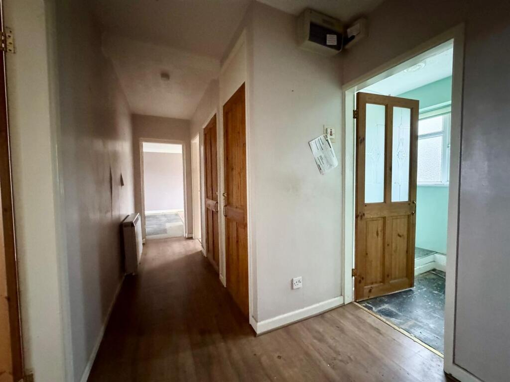 Hall way 2.jpg