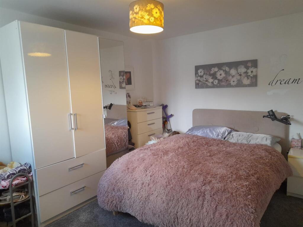 Ground floor bedroom with ensuite