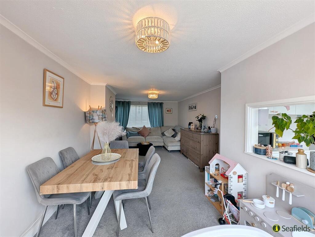 Sitting/Dining Room