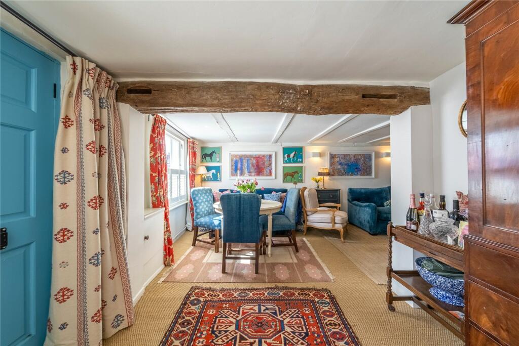 Hall/Sitting Room