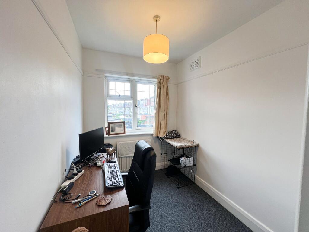 Eaton Rise E11