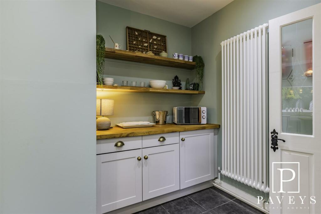 KITCHEN BREAKFAST ROOM