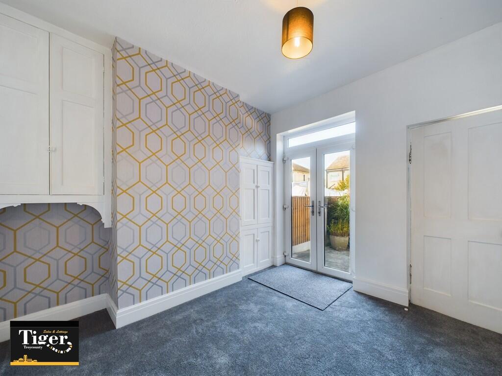 CAM02176G0-PR0298...