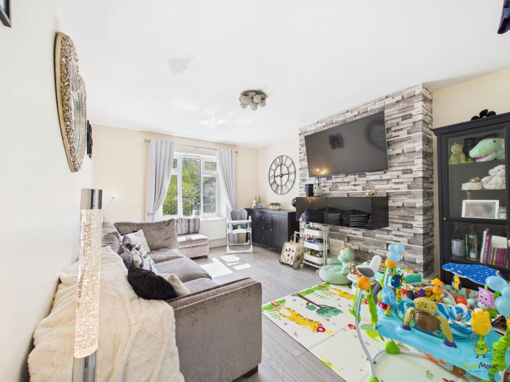 CAM03779G0-PR0218-STILL006