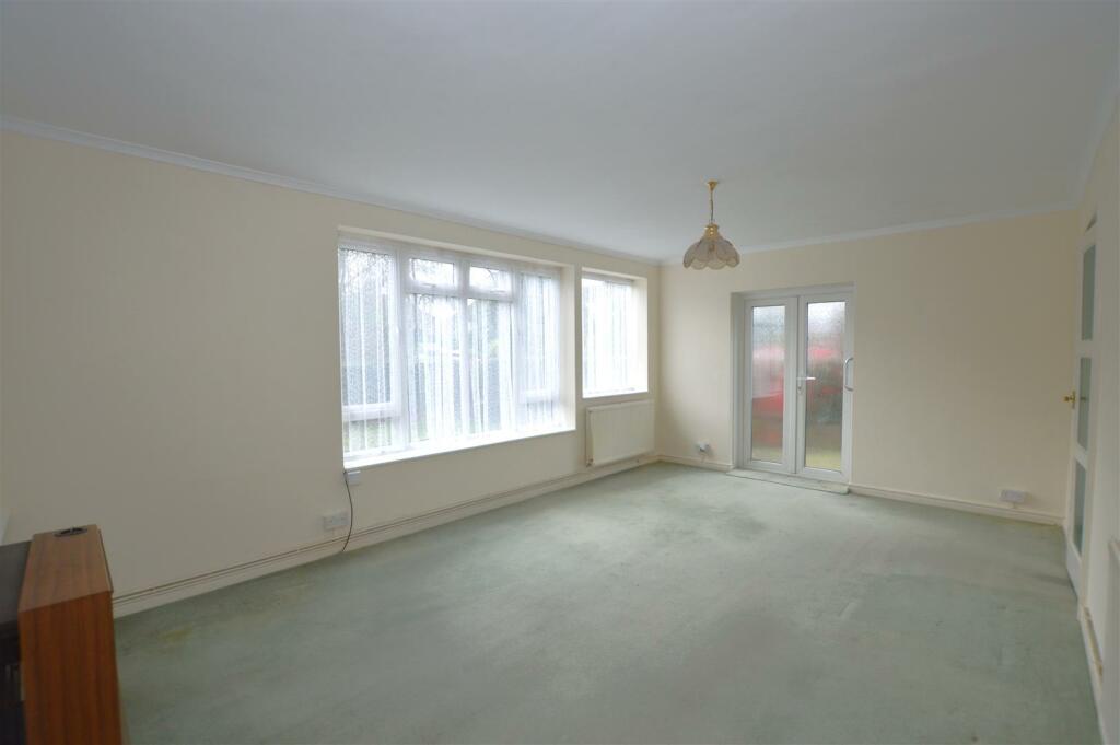 1 Oaklands Lounge Jan 2.JPG