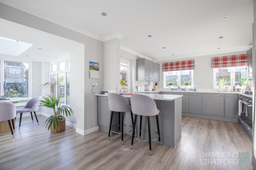 Kitchen/Breakfast Room