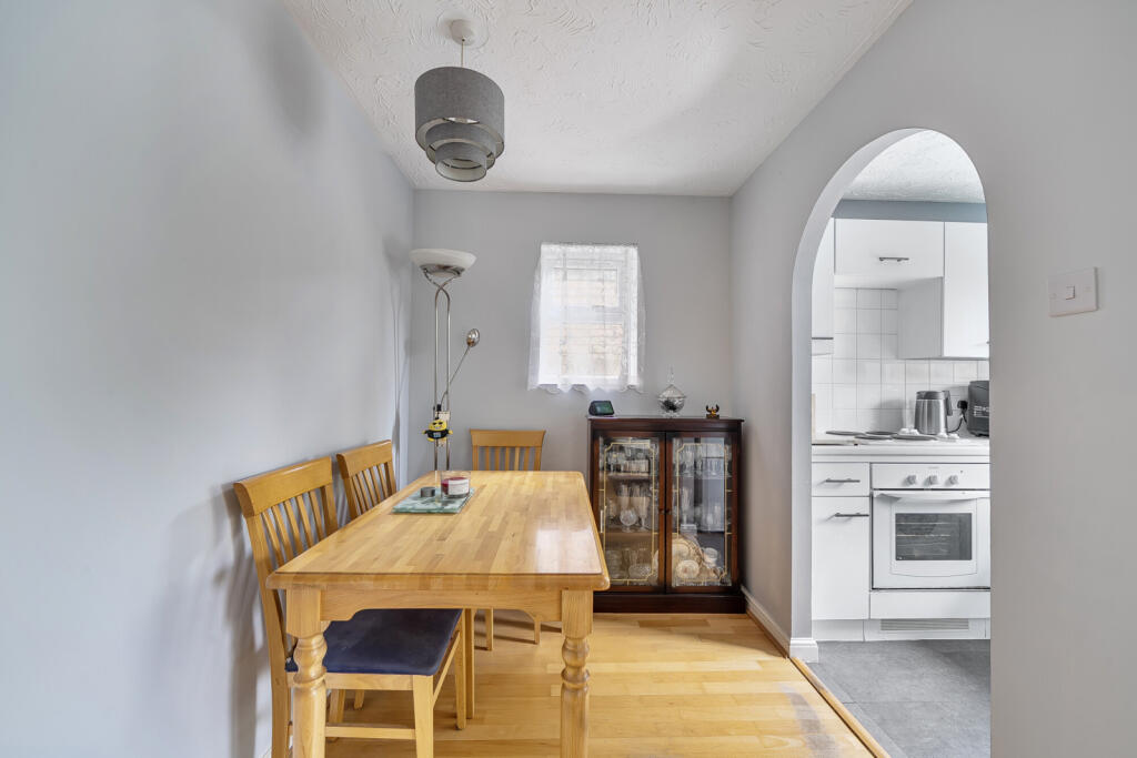 1360277-7-68d6ac1...