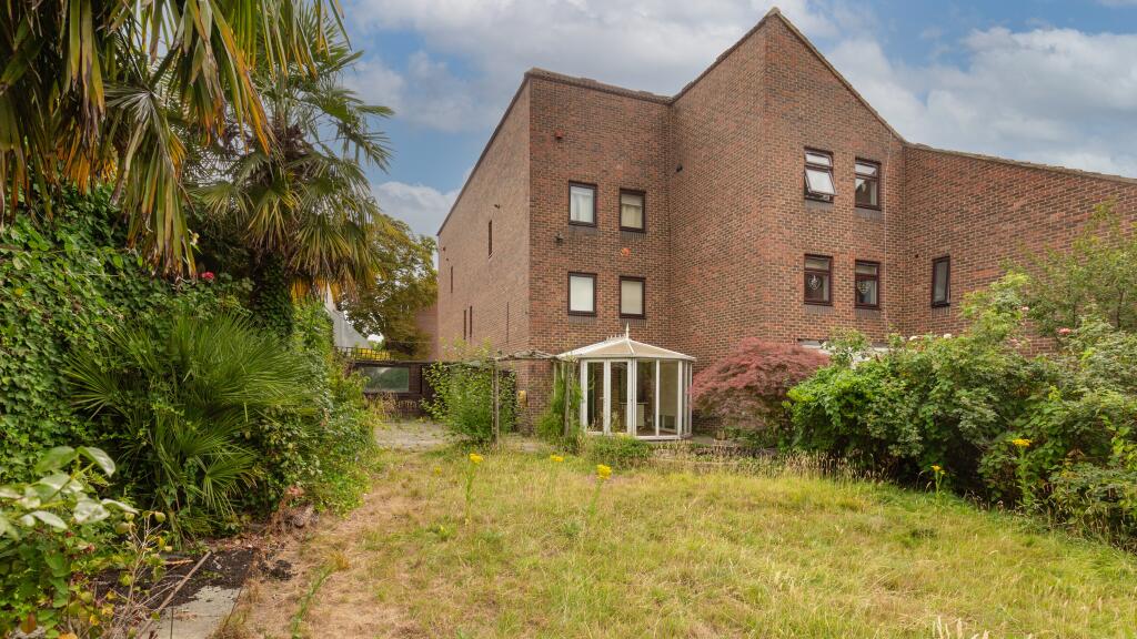 12 Beckett Close, Streatham, London, SW16 1AN
