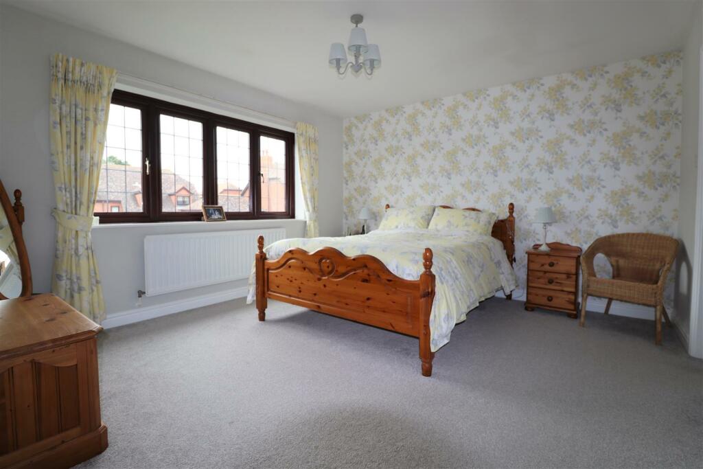 Bedroom 1.JPG