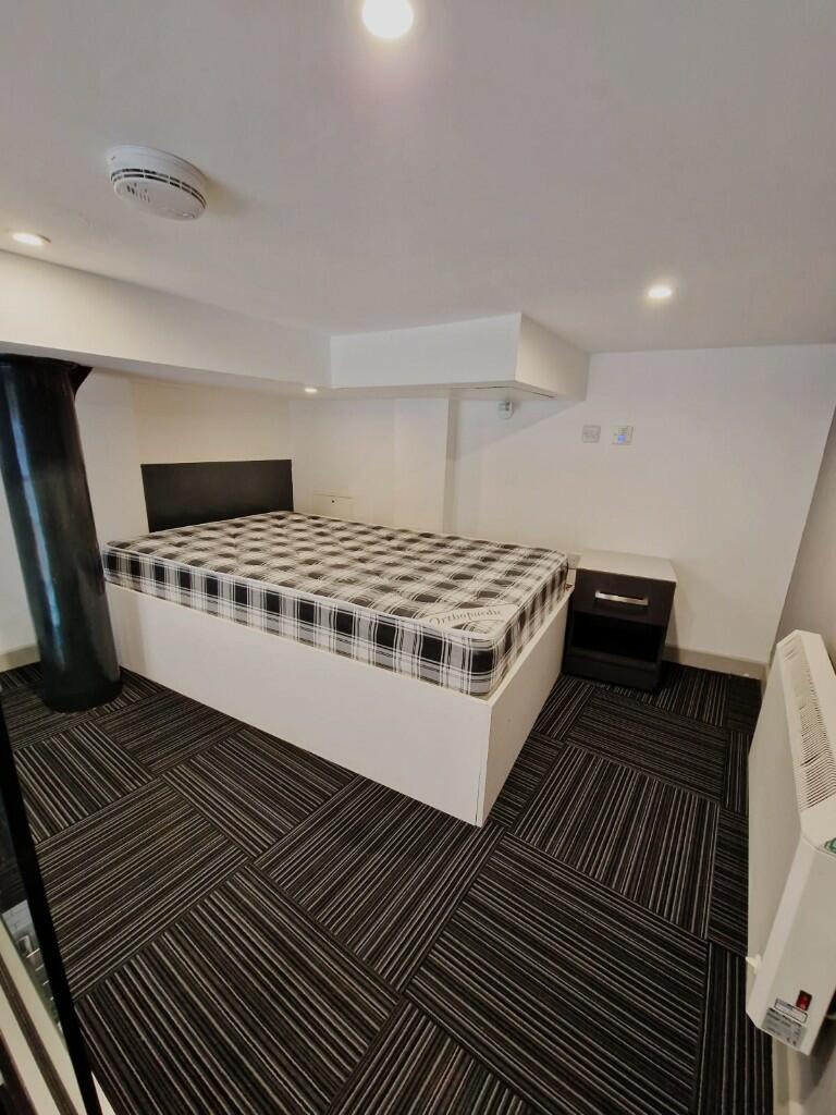 FLAT 23/41