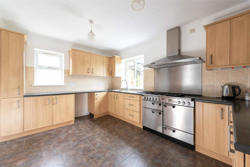 Kitchen/Breakfast Rm