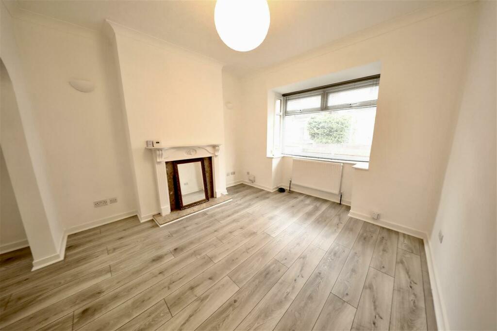 3 Beresford - Lounge.jpg
