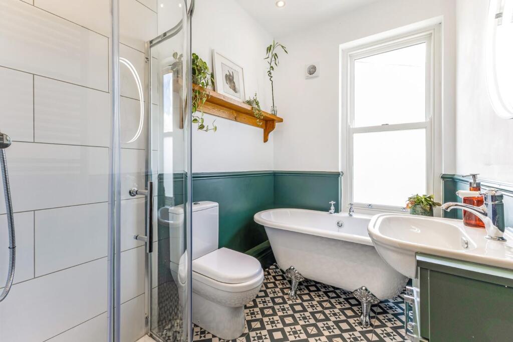 92291_1-Maple-Terrace-Yeadon-Leeds (23)_low.jpg