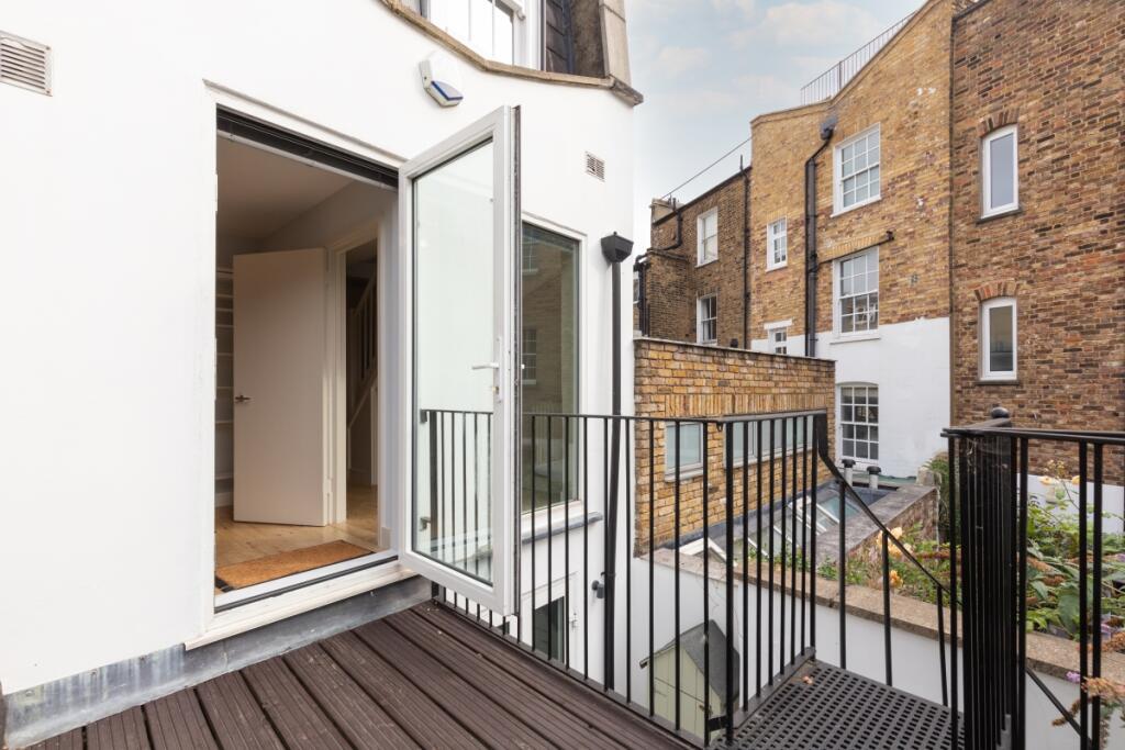 Barnsbury Street ...