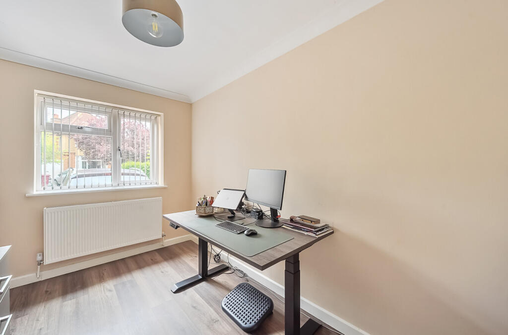 1302252-9-683f061...