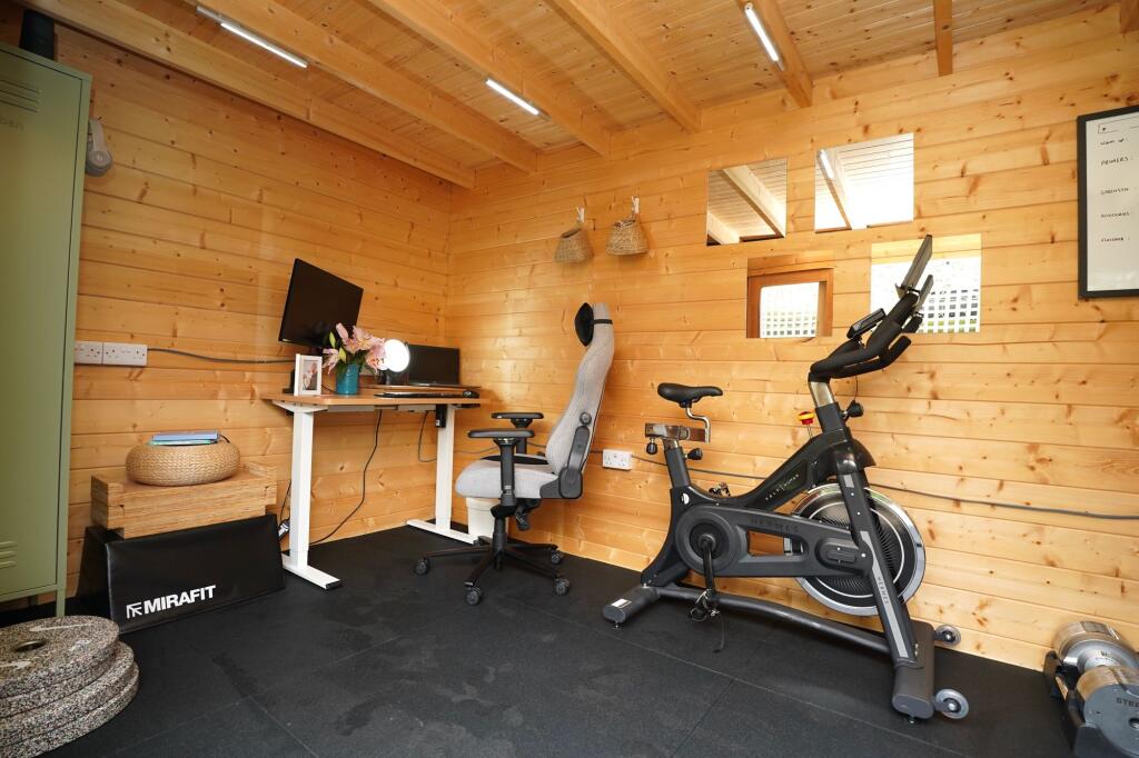 Cabin/Home Office