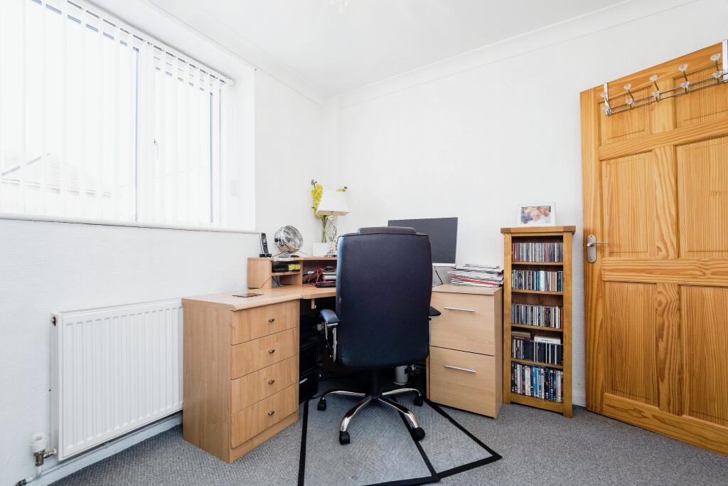 Reception 2/Bedroom