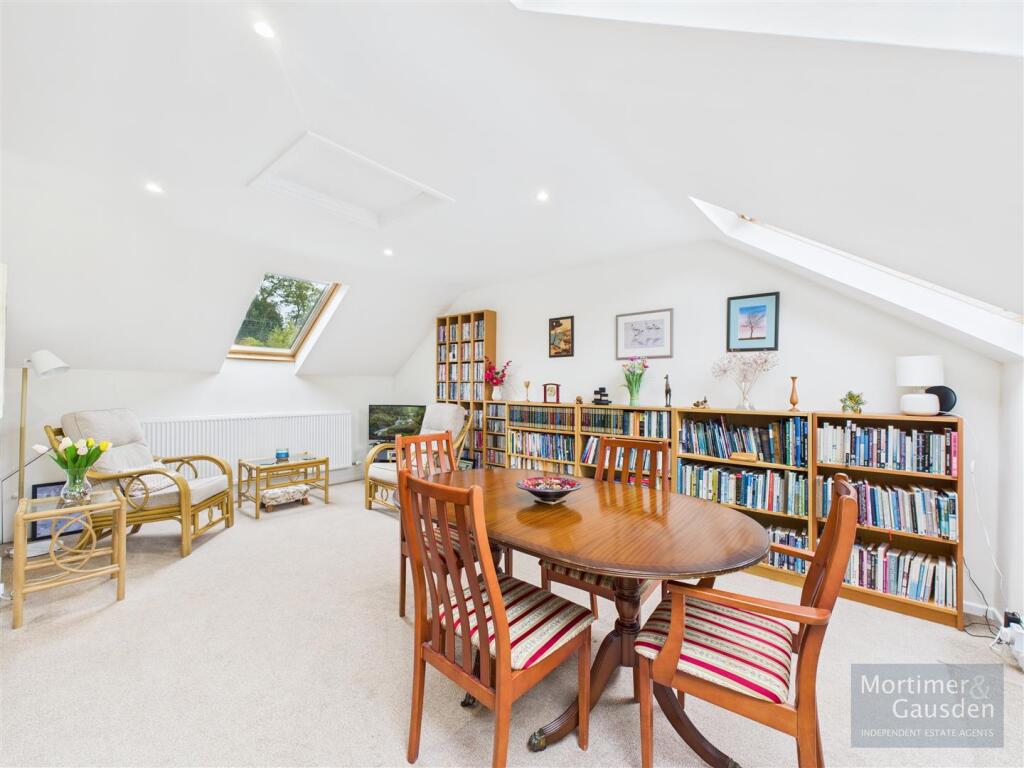 Mezzanine Reception Room