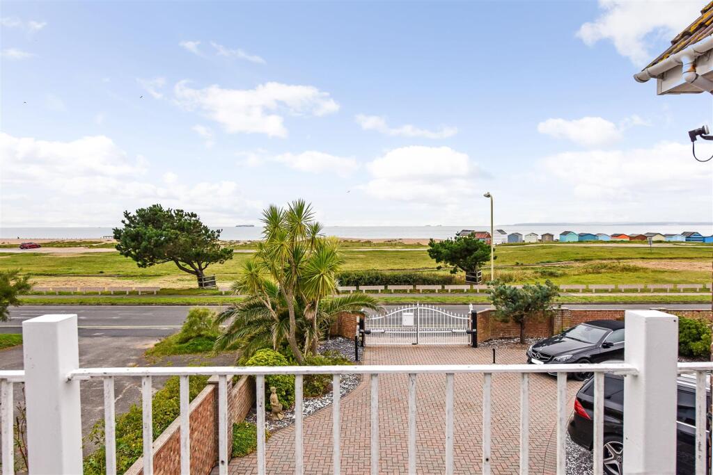 Lounge Balncony Seaview.jpg