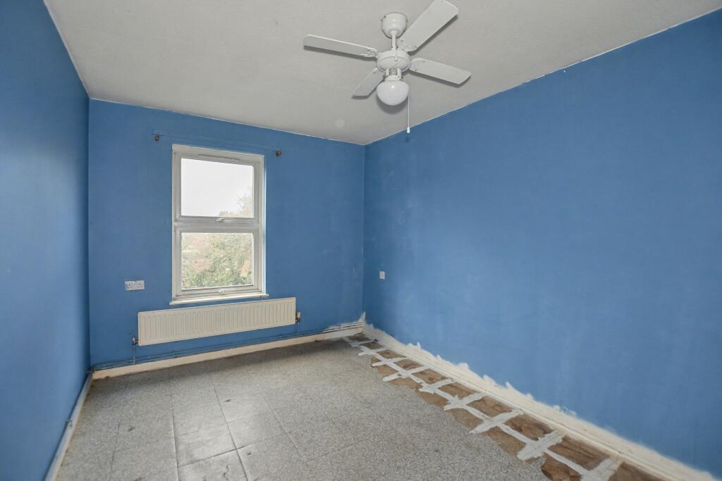 54 Fieldfare Road, Thamesmead, London, SE28 8HR