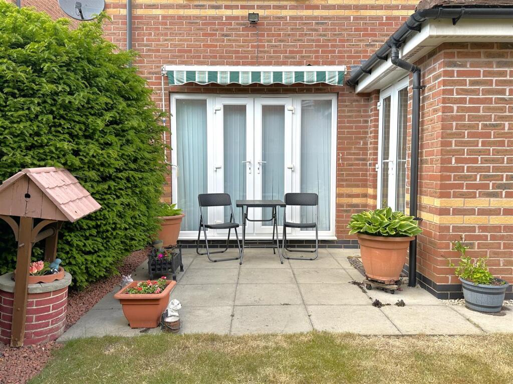 Paved Seating Area 706