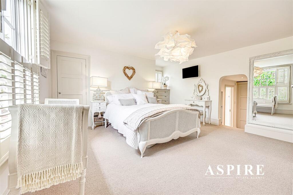 Aspire Estate Agents1018.jpg