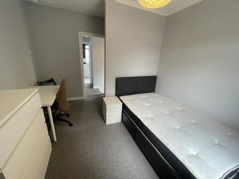 Becketts Park Drive, Headingley, Leeds, West Yorkshire, LS6