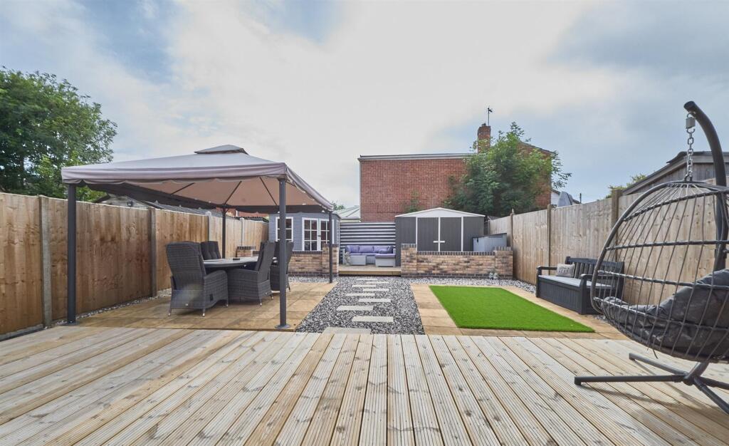 13 Shenton Road BW 9.jpg