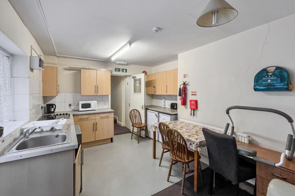 96 Ritherdon Road, Tooting, London SW17 8QQ