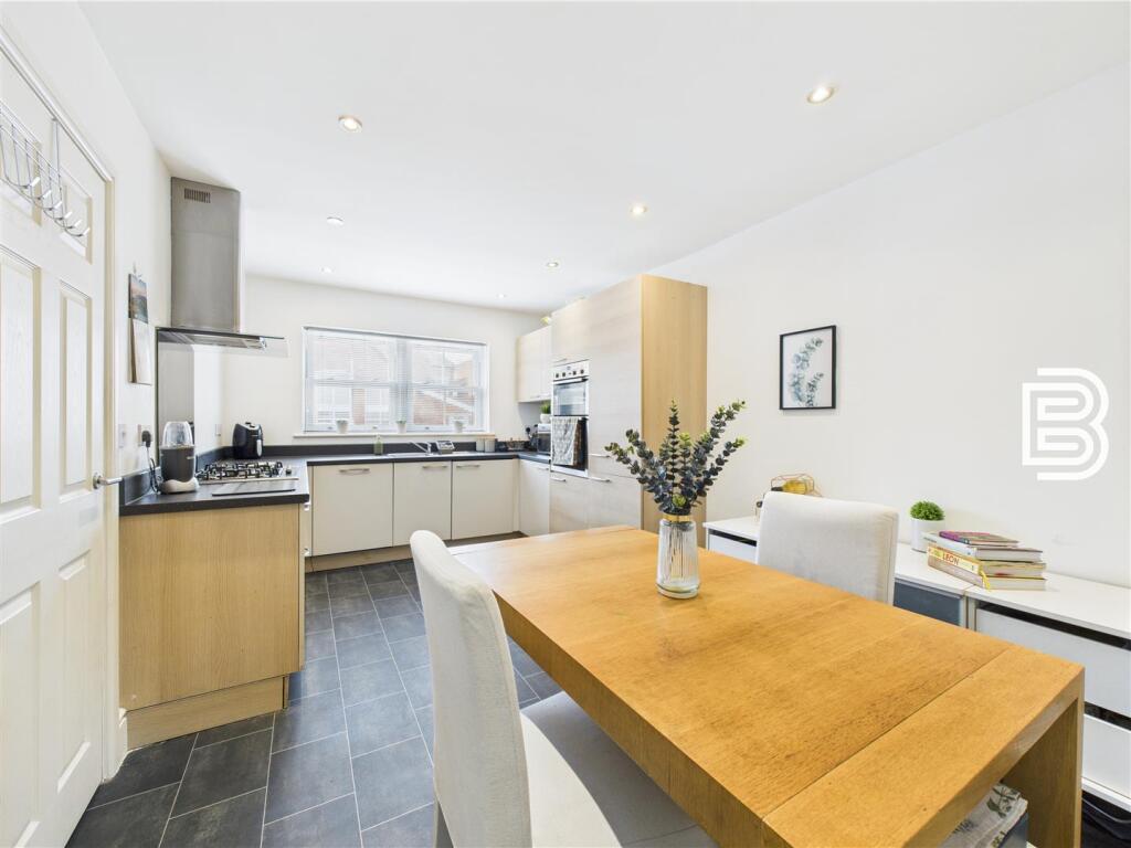 Kitchen Diner (1).jpg