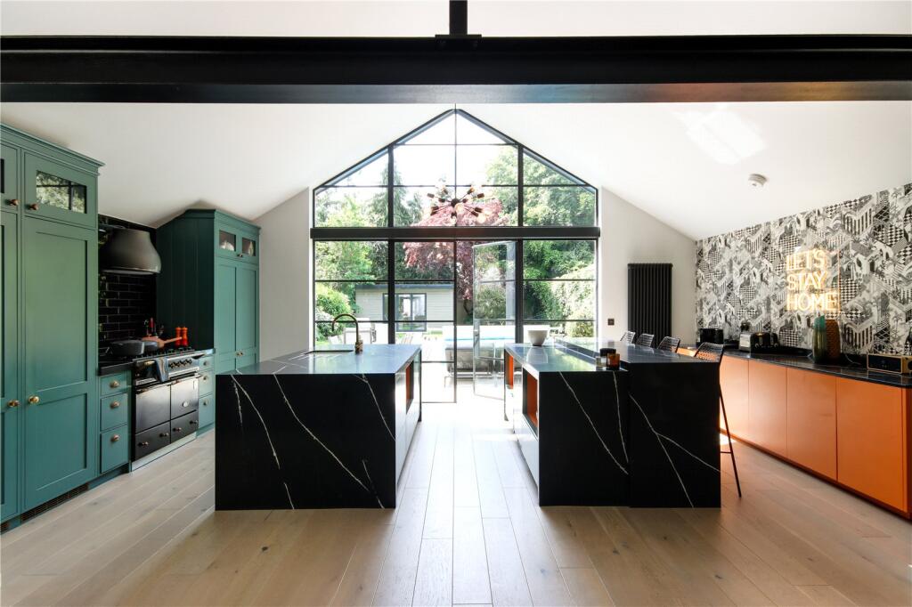 Kitchen/Breakfast Rm