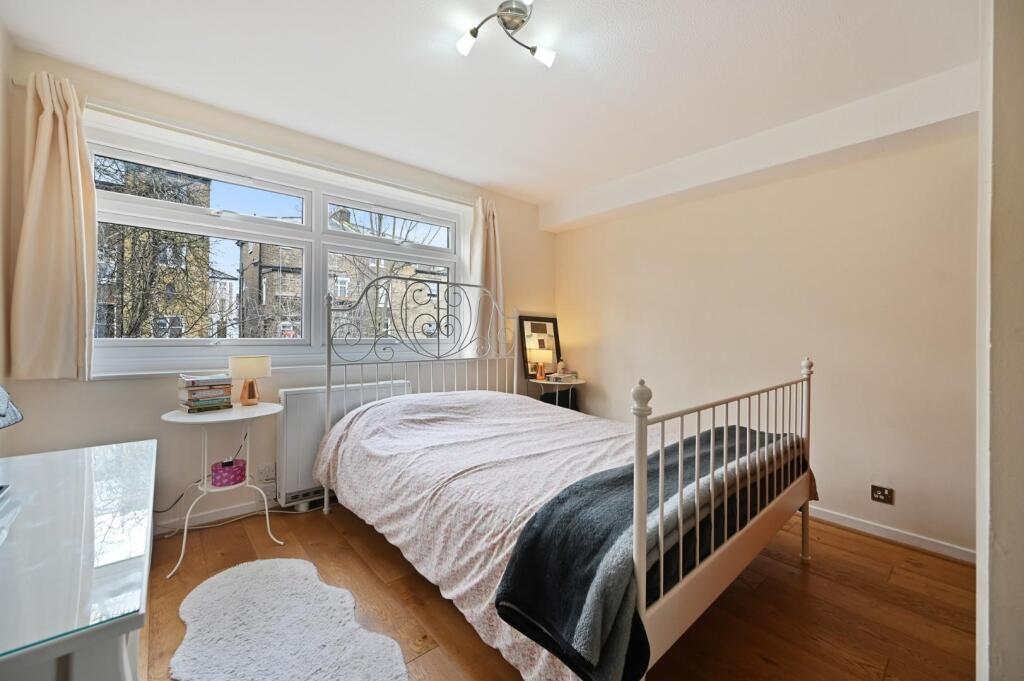 RCREE- 5 harriers close- bedroom 3 (1).jpg