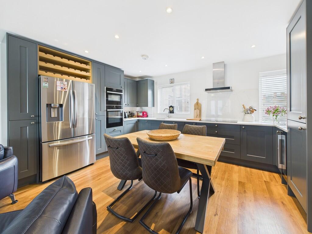 CAM02854G0-PR0410...