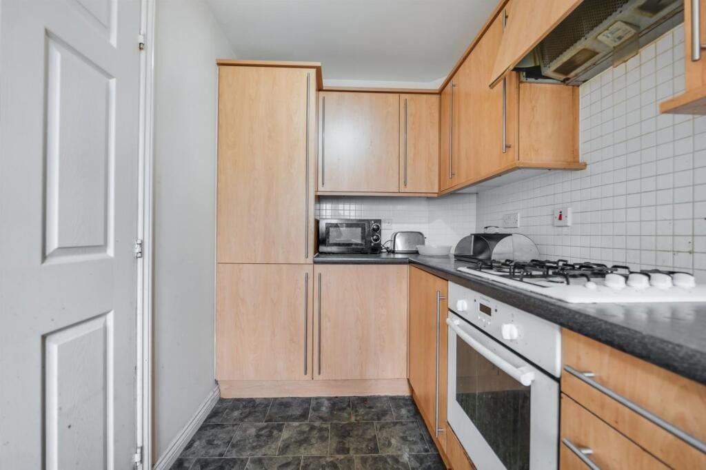 258062_34046217_I...