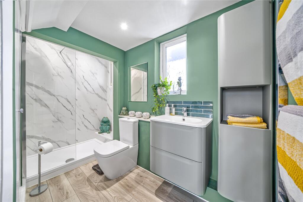 Gf Shower Room