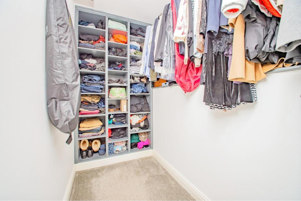 Walk-in Wardrobe