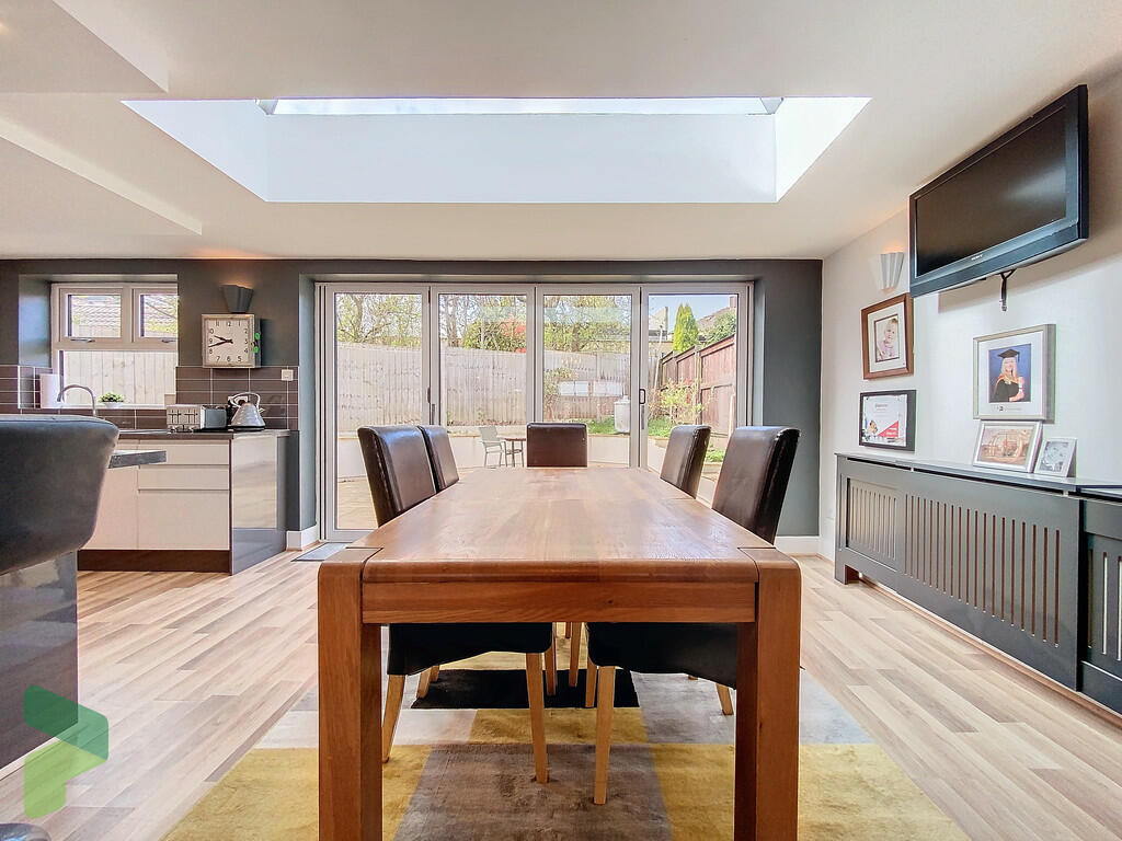Open Plan Dining ...