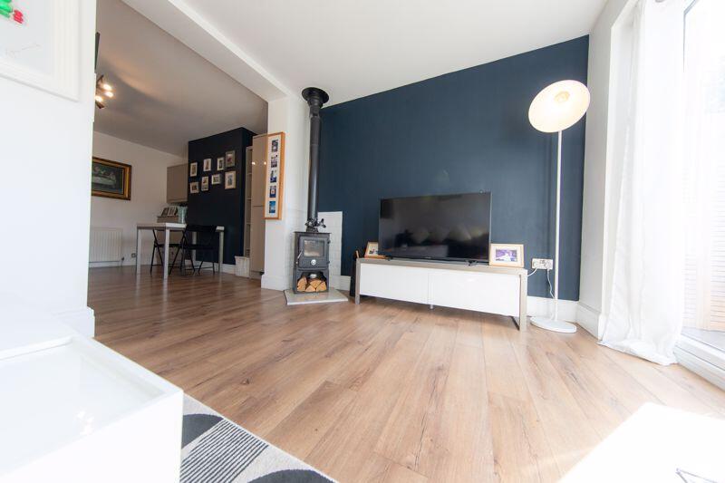 Rear lounge &amp; dining area