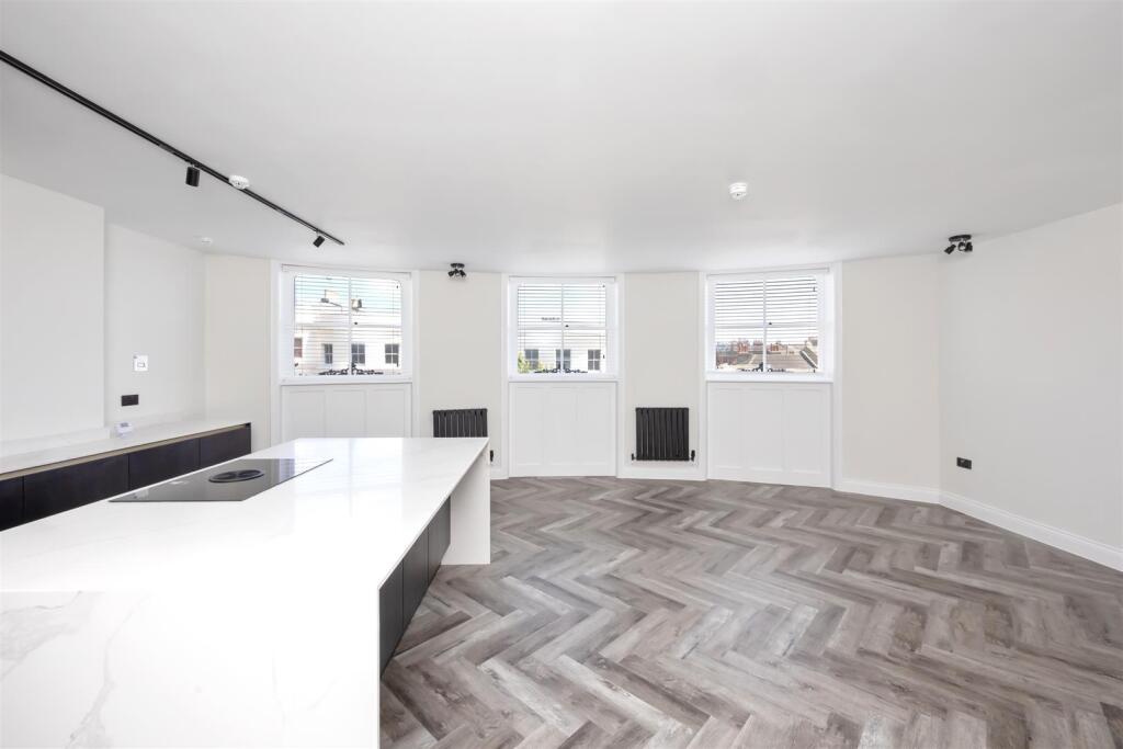 Open Plan Kitchen and Lounge