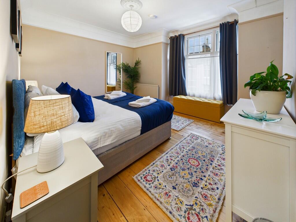 CAM02089G0-PR0495...