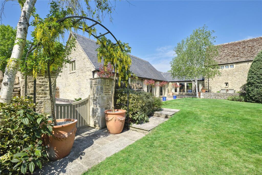 Oakbale House