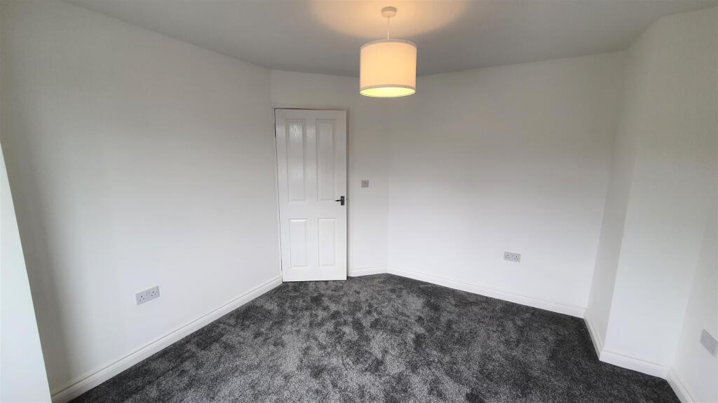 Broomhall Lane, Salford, M27 8XG