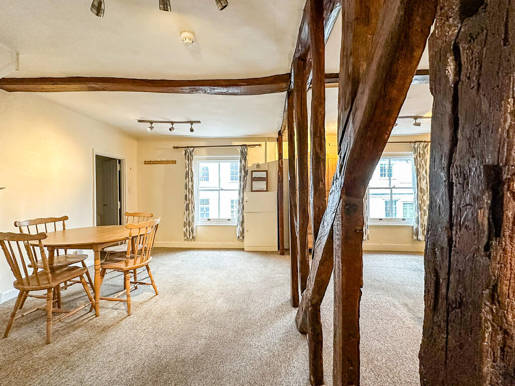 Reception Room (4...