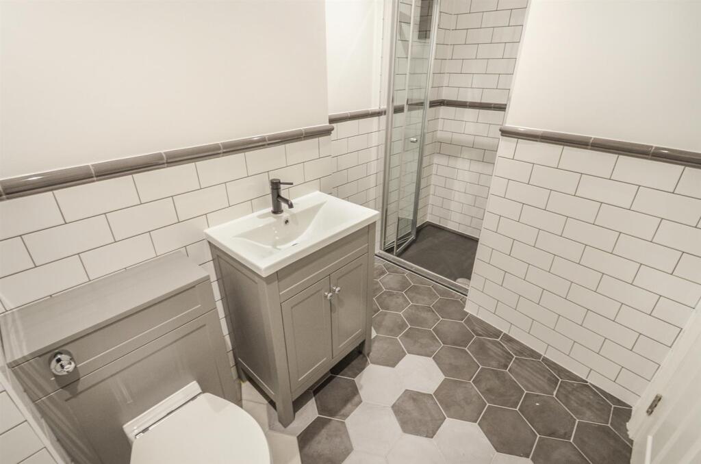 Shower room.jpg