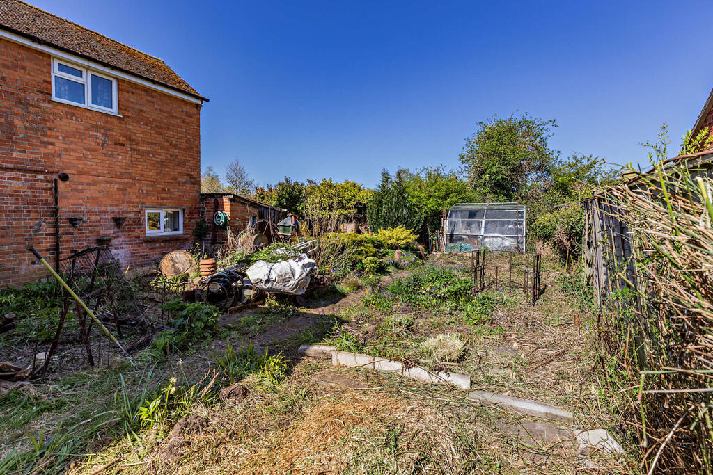 8644695-exterior1...