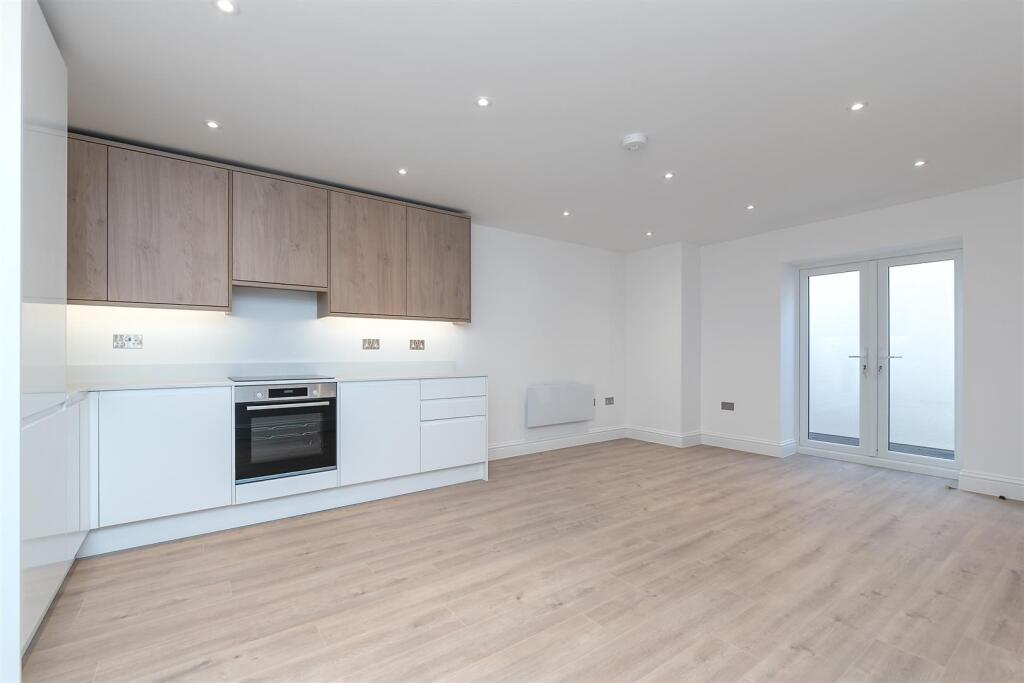 382HatfieldRoad-14.jpg