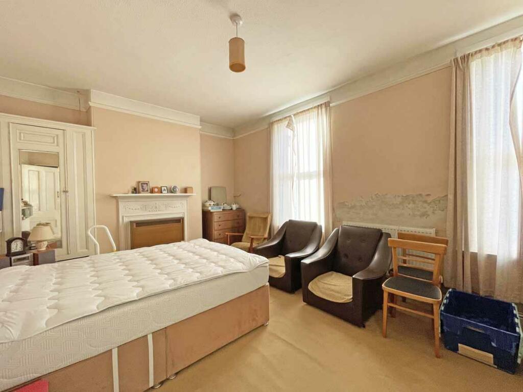 Onslow Road 28 - Bed 1.jpg