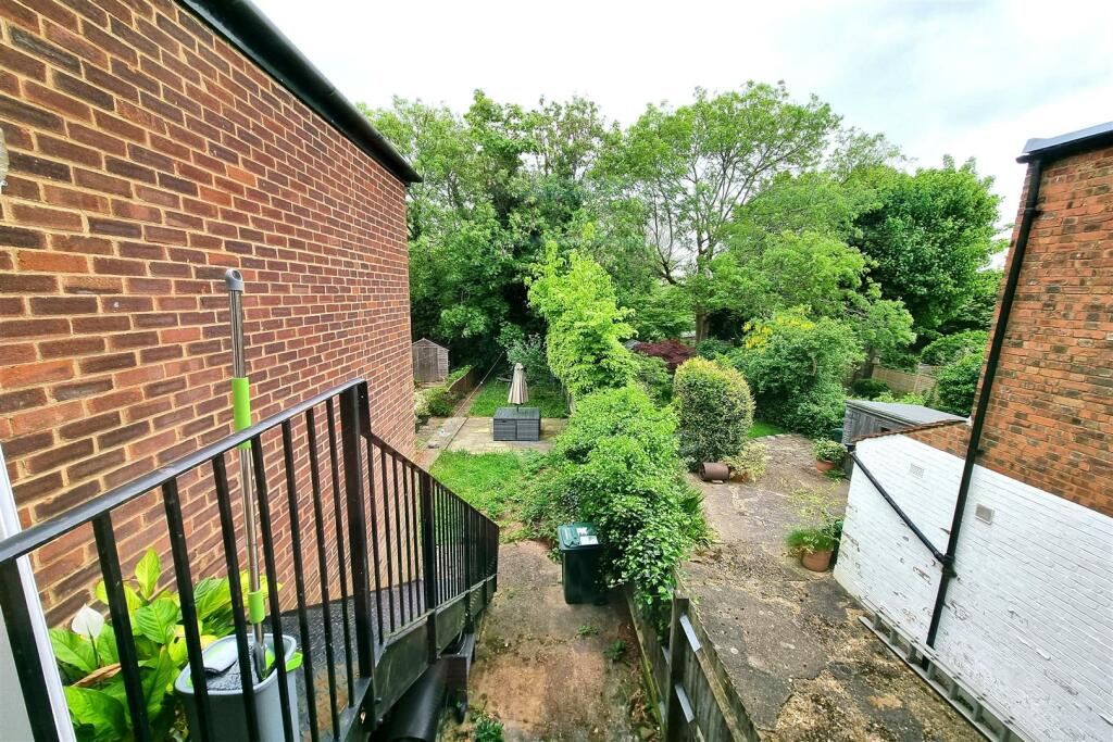 OUTLOOK TO REAR GARDEN: