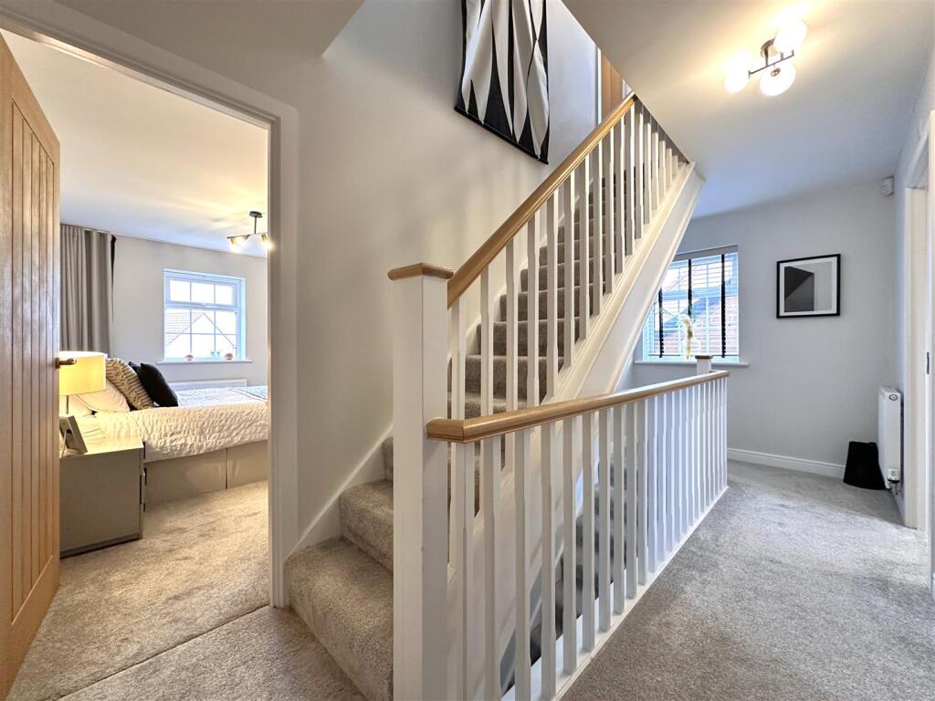 First Floor Landing 789